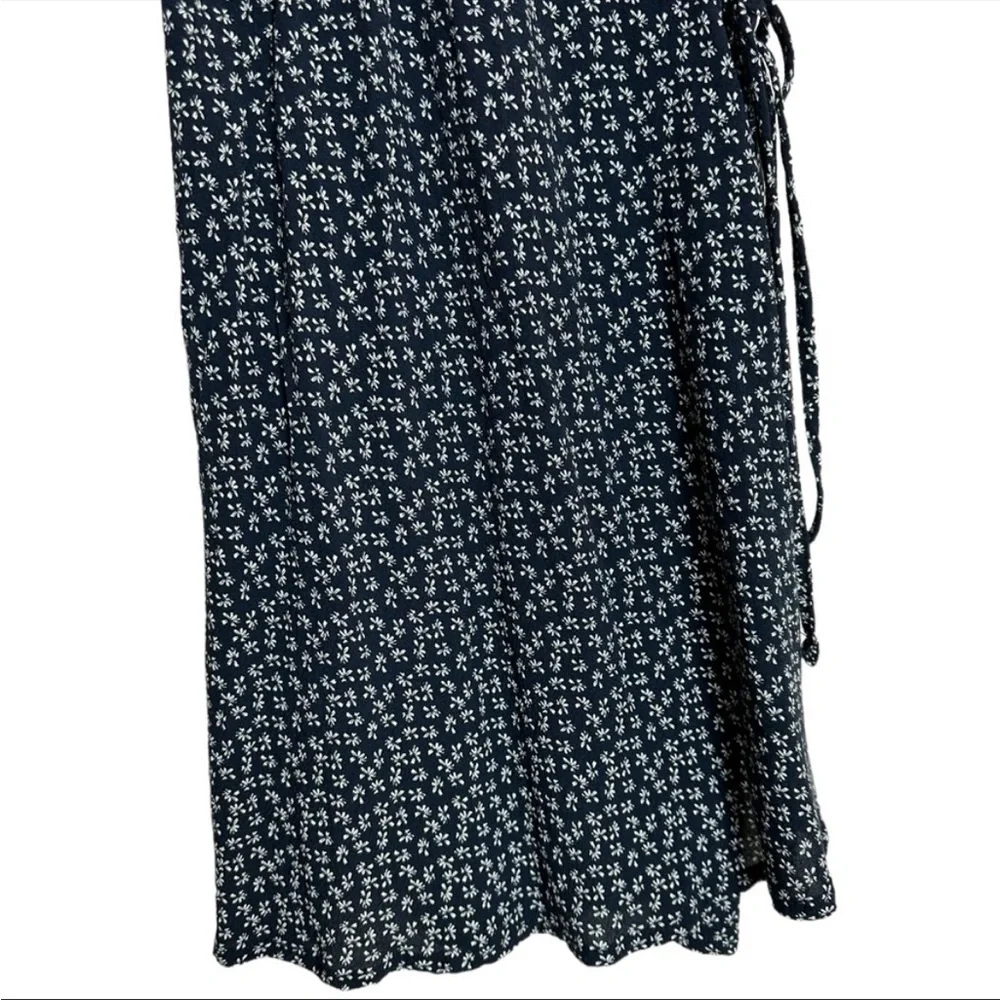 Brandy Melville Blue Floral Wrap Tie Dress, size XS/S - Picture 5 of 7